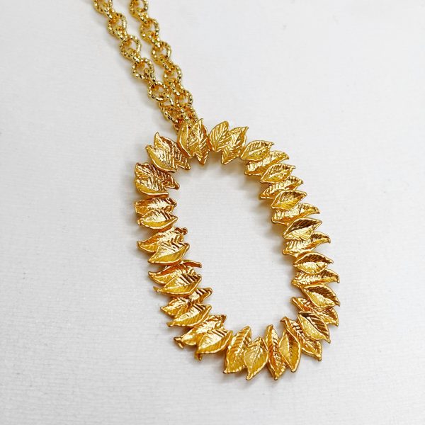 collar Oval